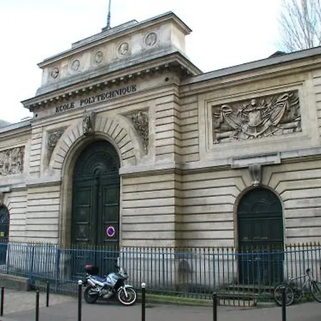 Entre Pantheon Et Sorbonne Paris